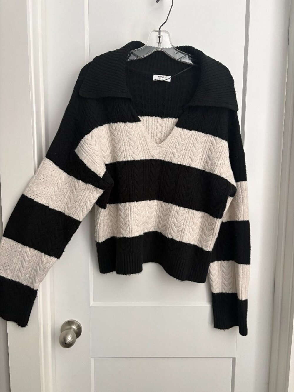 Weekend Black & White Striped V-Neck Sweater – Large - Pre-owned